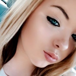 Meet your Posher, Ella